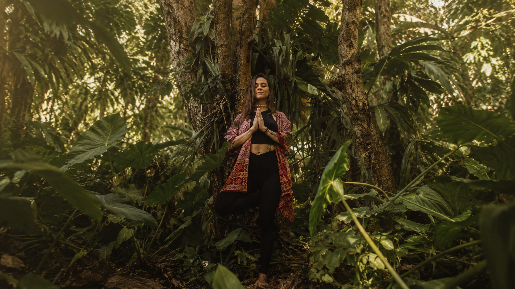 Lee Ávila em meditação, presença e silêncio